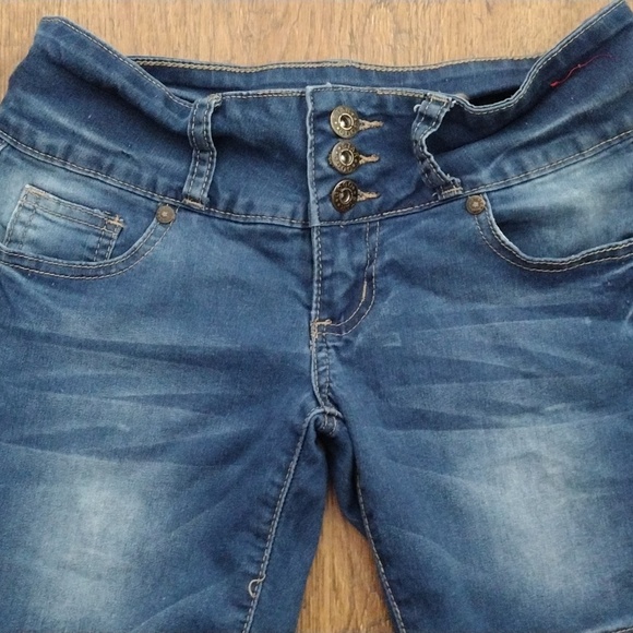 Gogo Jean shorts - Picture 6 of 6